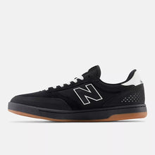 New Balance Numeric 440 Skateboard Shoes - Black / White