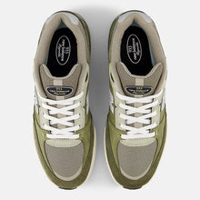 New Balance Numeric 933 Andrew Reynolds Skateboard Shoes - Olivine / Dark Olivine