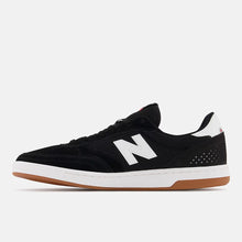 New Balance Numeric 440 Skateboard Shoes - Black / White